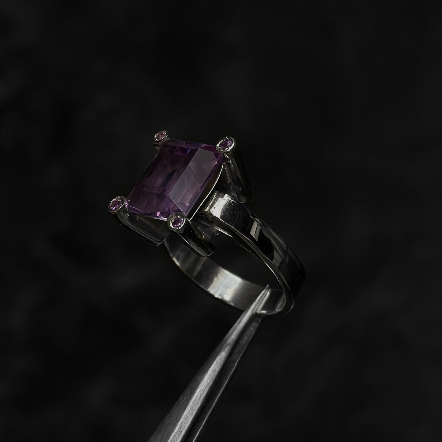 Anillo de Lujo #8 / Amatistas Naturales / Plata 925