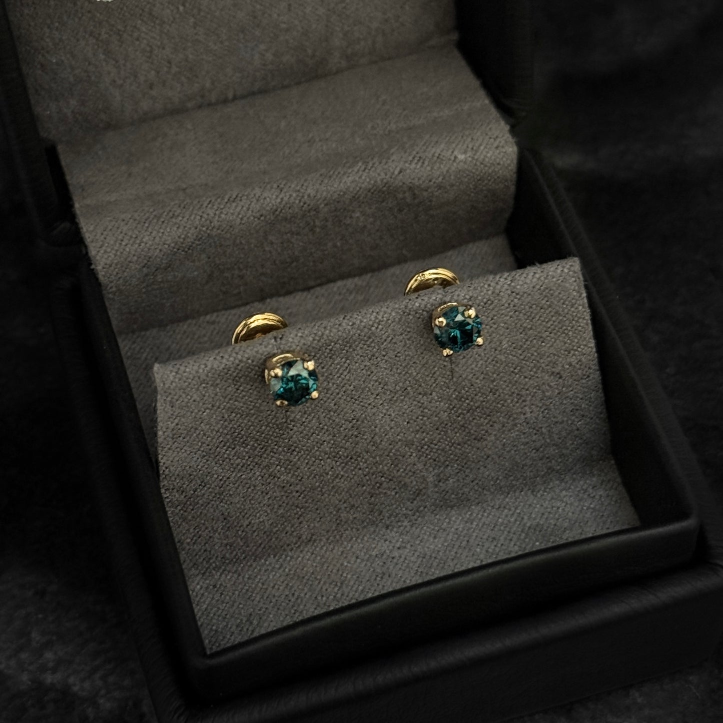 Topos de Lujo / Diamantes Azul Profundo Fancy Certificados / Oro 18K
