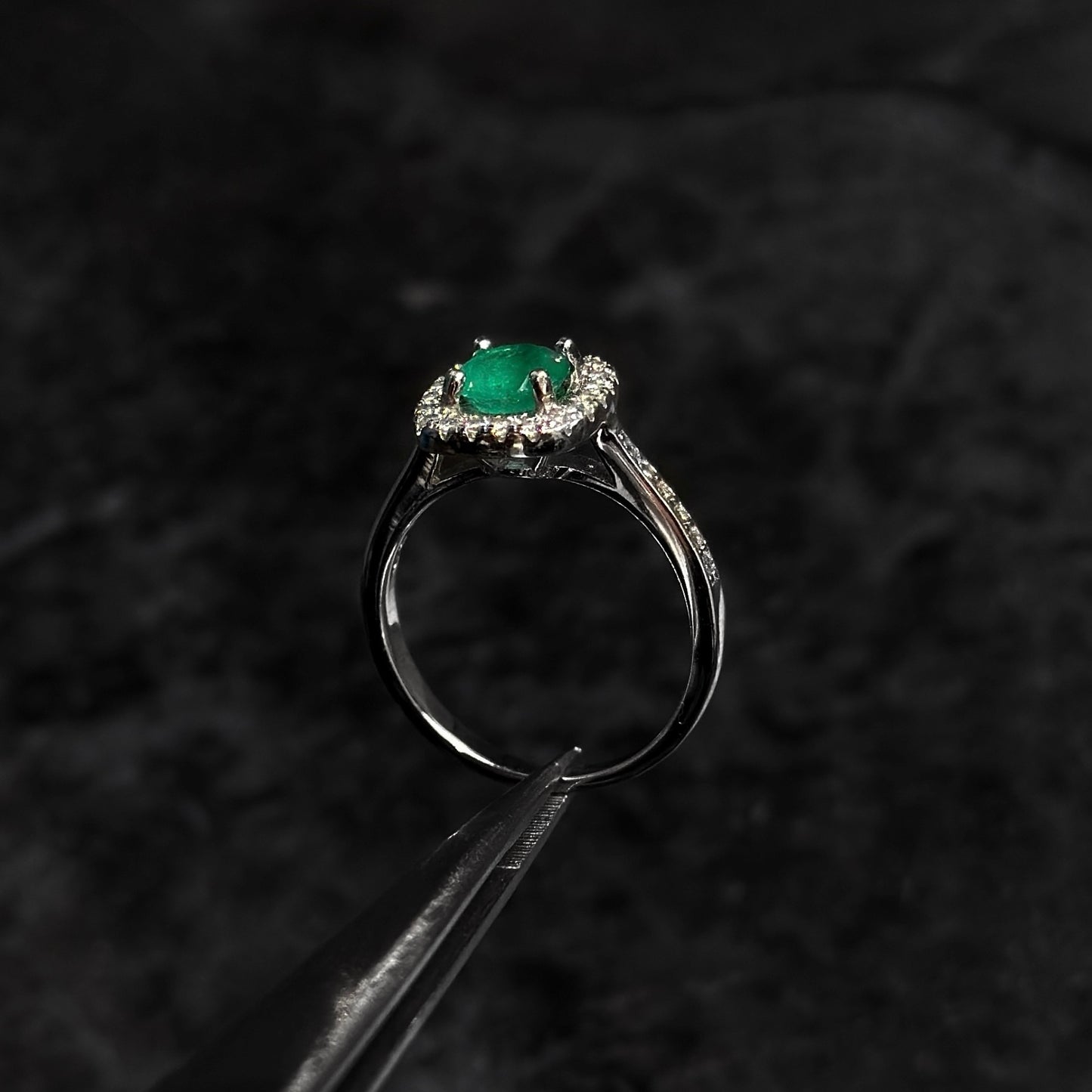 Anillo de Lujo #5 / Esmeralda Colombiana / Plata 925